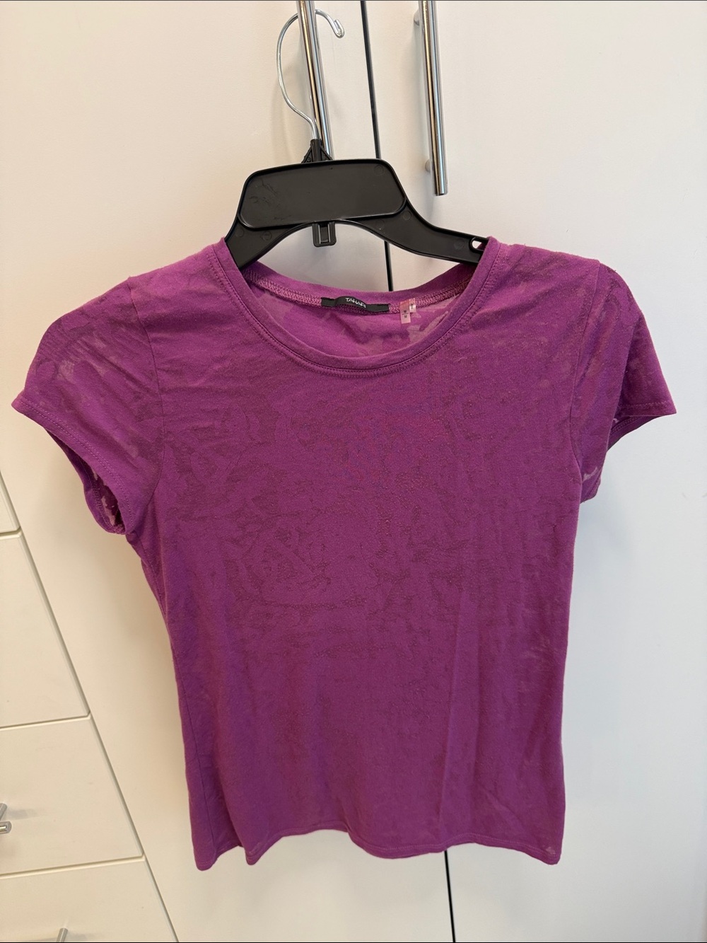 Tahari size medium Women's Purple Short Sleeve Crewneck Top